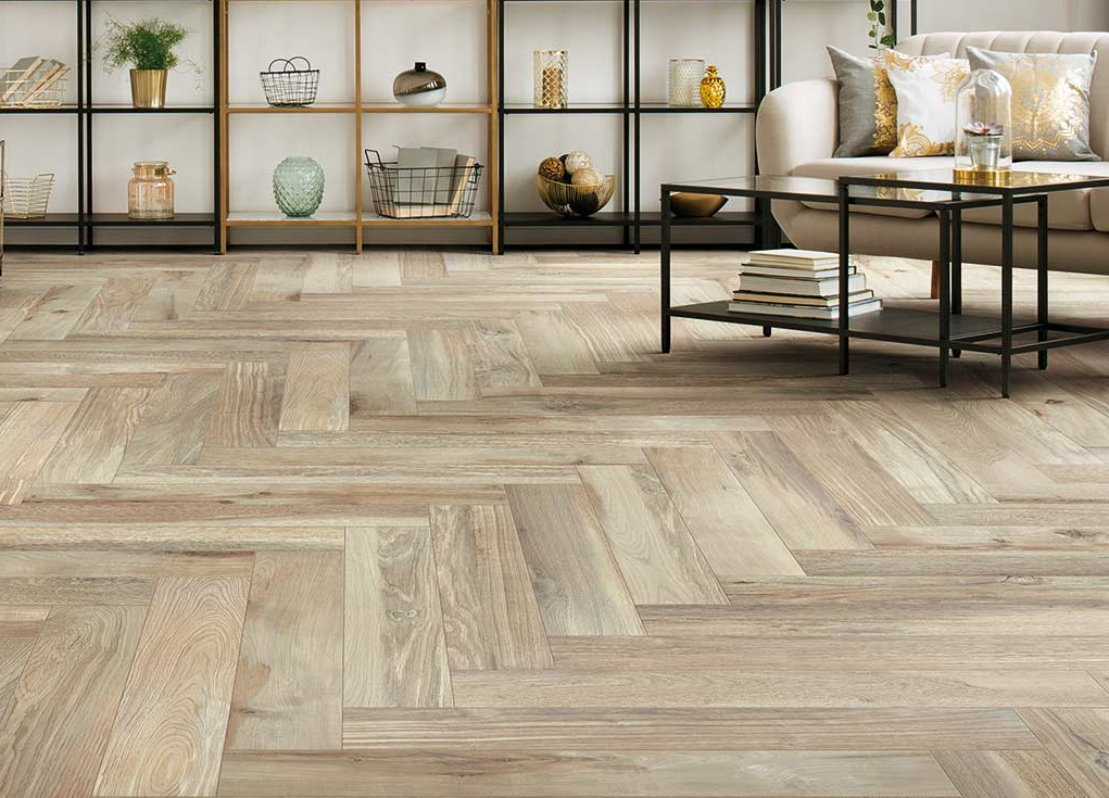 Madera porcelánica en tono miel