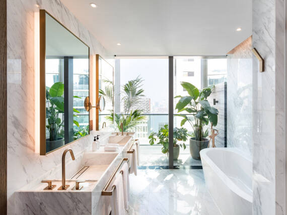 Grifería de Axor en elegante sala de baño