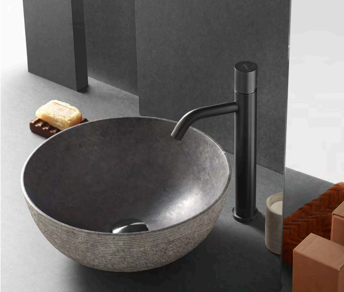Ideas para baños con lavabo en color gris efecto piedra natural sobre encimera
