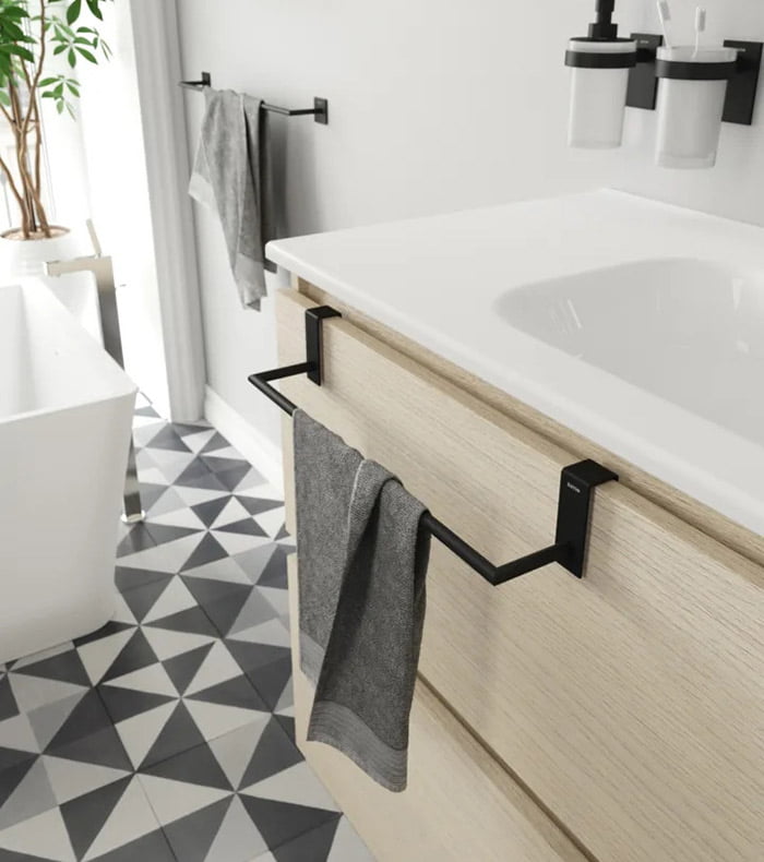 Toallero Negro Mate Bath Plus 38 cm Azulejos Pena Madrid